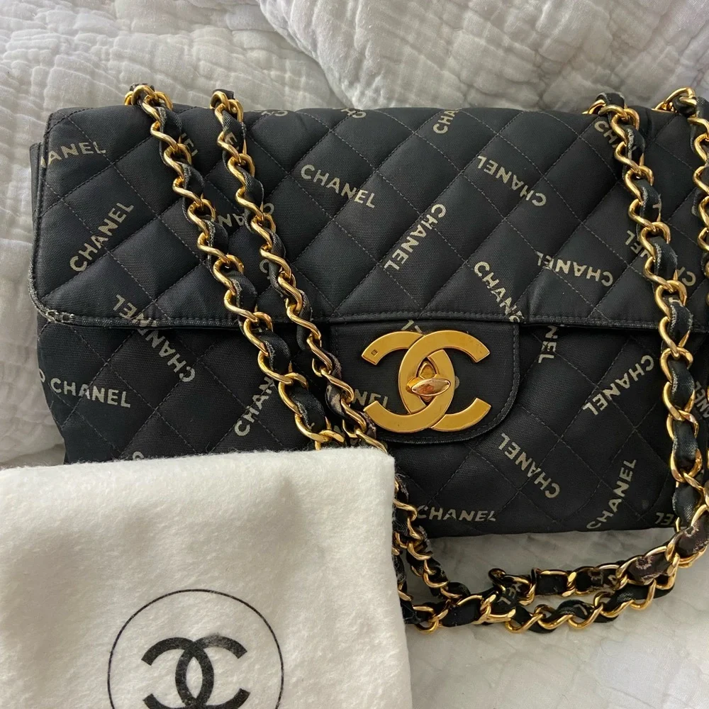 Chanel Vintage Rare 1990s Quilted Logo Letters Maxi Jumbo Classic Flap - Picture 11 of 17